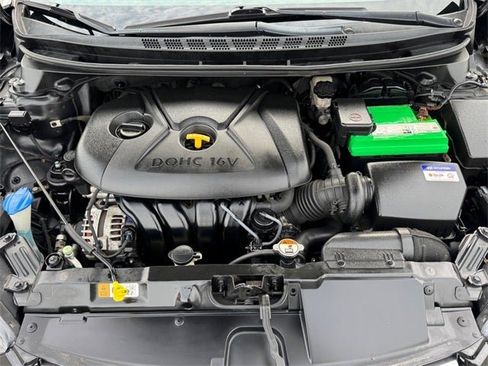 Used 2015 Hyundai Elantra SE w/ Option Group 02 image 12