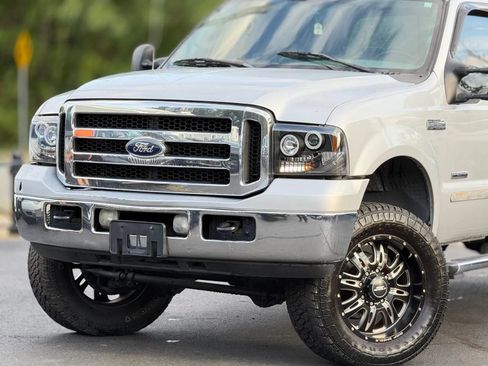 Used 2005 Ford F250 Lariat AWD/4WD image 3
