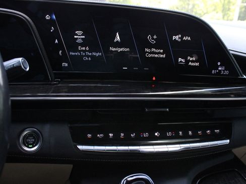 Used 2023 Cadillac Escalade ESV Premium Luxury w/ Performance Package AWD/4WD image 37