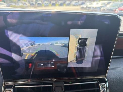 Used 2020 Lincoln Navigator L Reserve w/ Luxury Package AWD/4WD image 23
