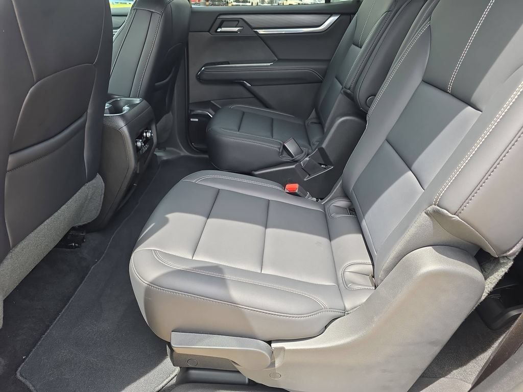 Used 2026 GMC Acadia Elevation w/ Elevation Premium Package AWD/4WD image 15