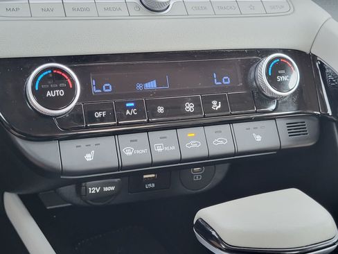Used 2025 Hyundai Elantra Limited FWD image 22