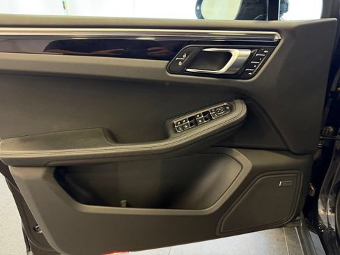 Certified 2024 Porsche Macan AWD/4WD image 15