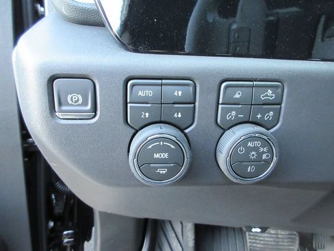 New 2026 Chevrolet Silverado 1500 LT Trail Boss w/ LT Trail Boss Premium Package AWD/4WD image 27