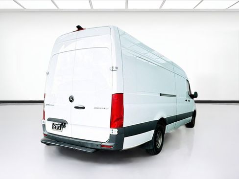 Used 2021 Mercedes-Benz Sprinter 3500 image 4