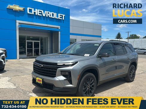 New 2026 Chevrolet Traverse LT w/ Midnight/Sport Edition AWD/4WD image 1