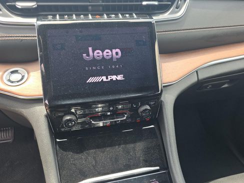 Used 2025 Jeep Grand Cherokee Summit w/ Obsidian Package AWD/4WD image 13