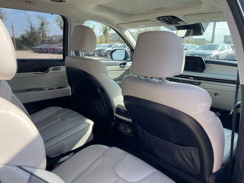Used 2023 Hyundai Palisade Calligraphy image 22