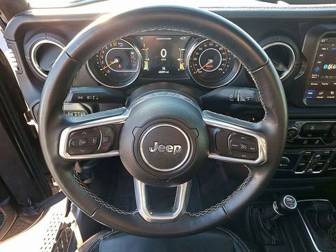 Used 2021 Jeep Gladiator Overland image 19