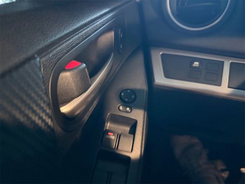 Used 2012 MAZDA MAZDA3 i Touring image 29