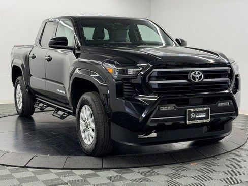 Certified 2026 Toyota Tacoma SR5 AWD/4WD image 8