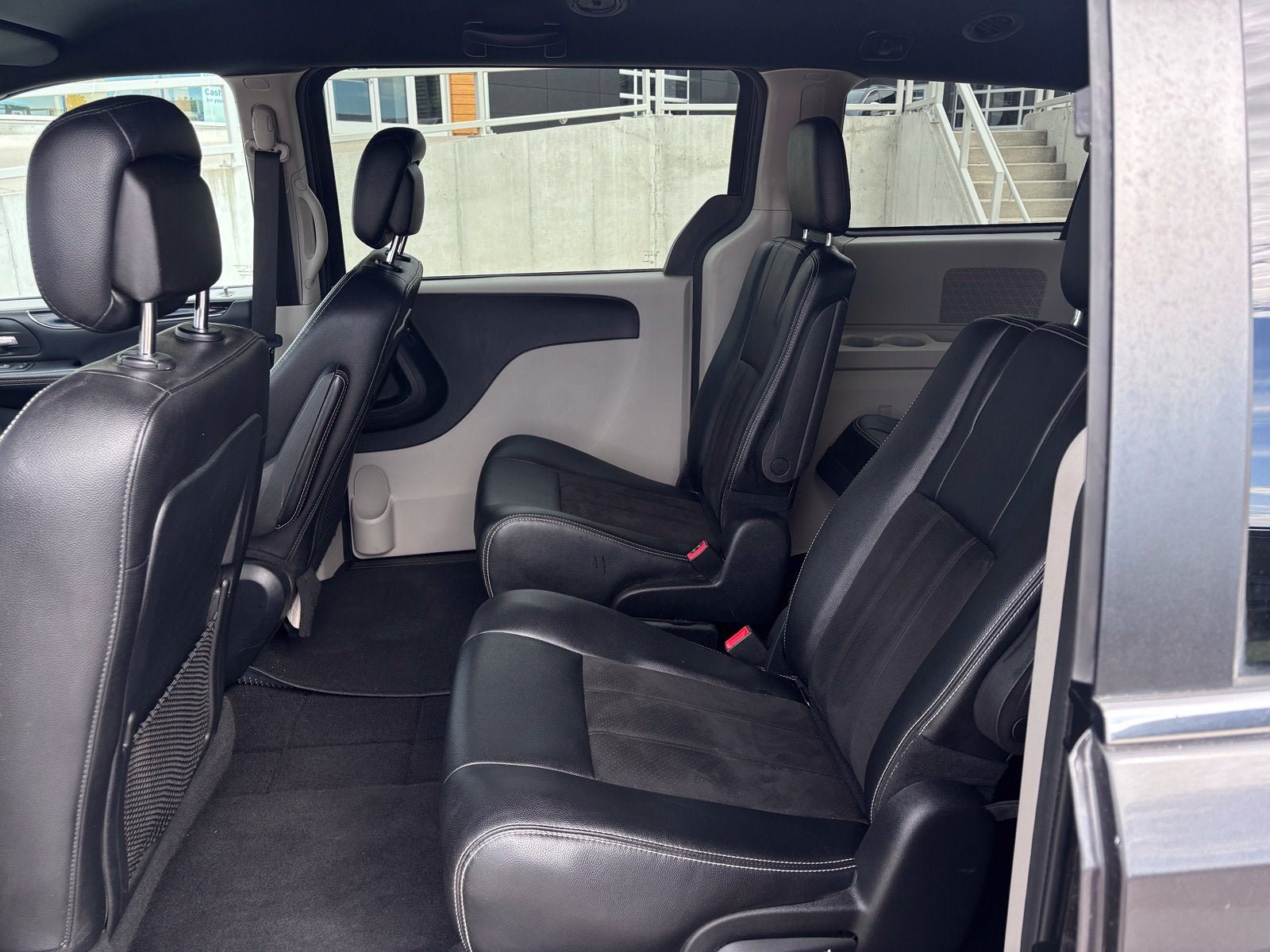 Used 2019 Dodge Grand Caravan SXT FWD image 21