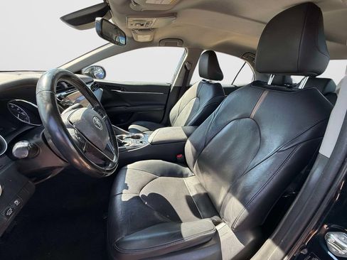 Used 2020 Toyota Camry XLE FWD image 11