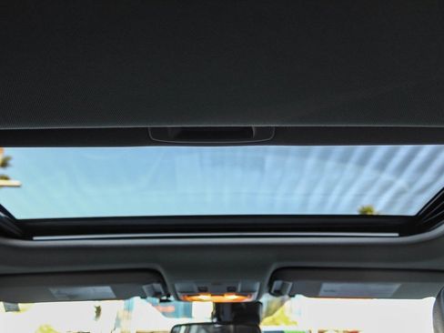 Used 2014 Toyota RAV4 Limited image 16