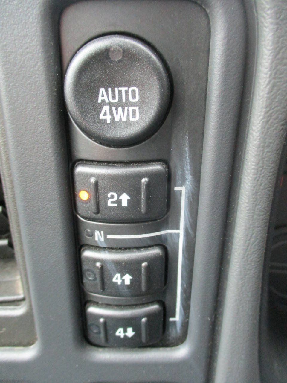 Used 2004 Chevrolet Tahoe Z71 w/ Z71 Preferred Equipment Group AWD/4WD image 39