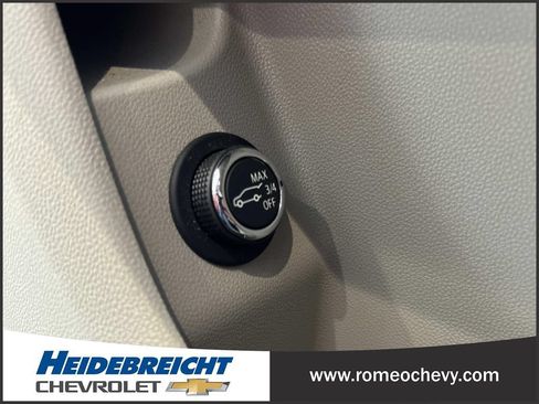 Used 2022 Cadillac XT4 Luxury w/ Cold Weather Package AWD/4WD image 31