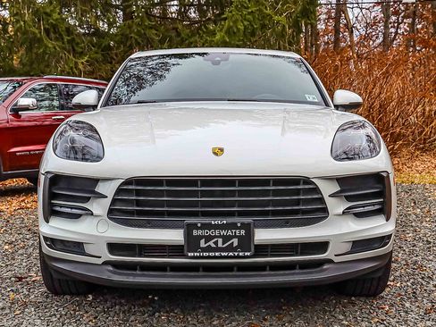 Used 2021 Porsche Macan image 2