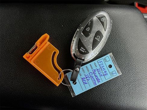 Used 2024 Hyundai Elantra SEL image 36