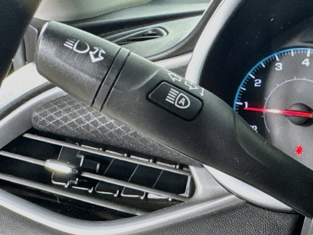 Used 2023 Chevrolet Malibu LT FWD image 12