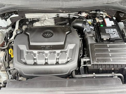 Used 2018 Volkswagen Tiguan SE w/ Panoramic Sunroof Package image 21