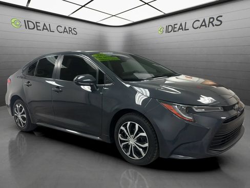 Used 2023 Toyota Corolla LE w/ Carpet Mat Package (TMS) FWD image 3