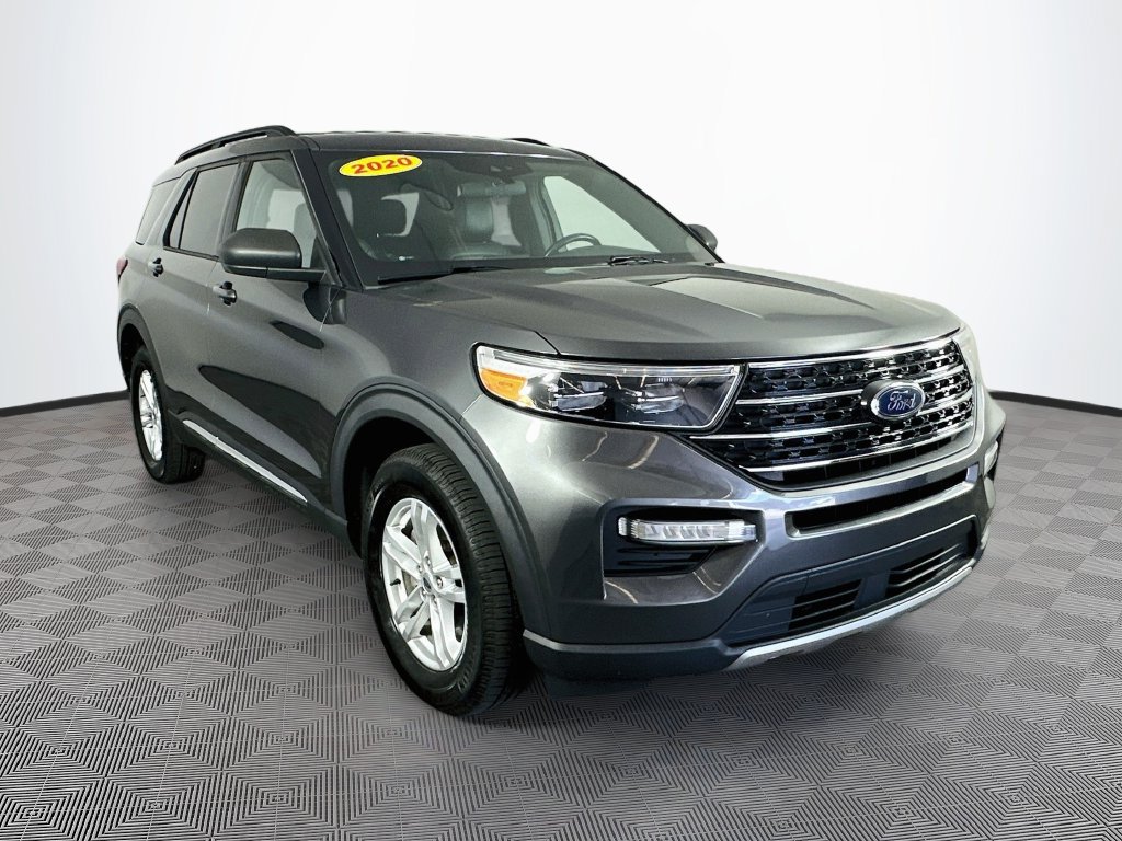 Used 2020 Ford Explorer XLT w/ Equipment Group 202A AWD/4WD image 3