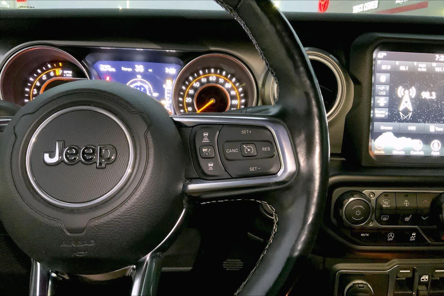 Used 2020 Jeep Gladiator Overland AWD/4WD image 22