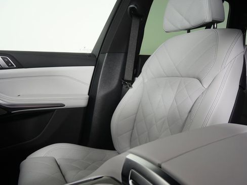 Used 2026 BMW X5 sDrive40i w/ M Sport Package RWD image 23