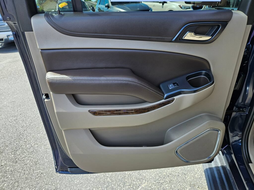 Used 2019 Chevrolet Suburban LT AWD/4WD image 14