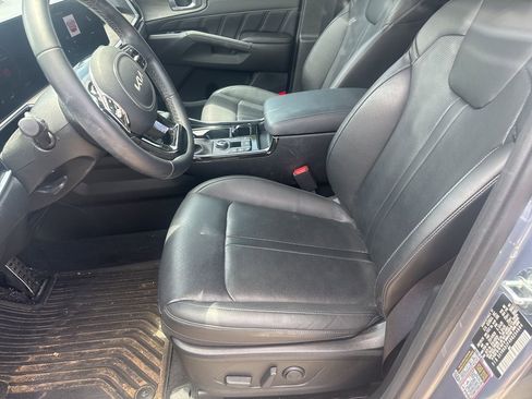Used 2024 Kia Sorento SX AWD/4WD image 5