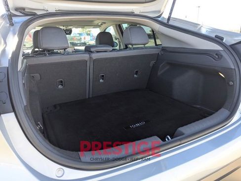 Used 2022 Hyundai Ioniq SEL image 9