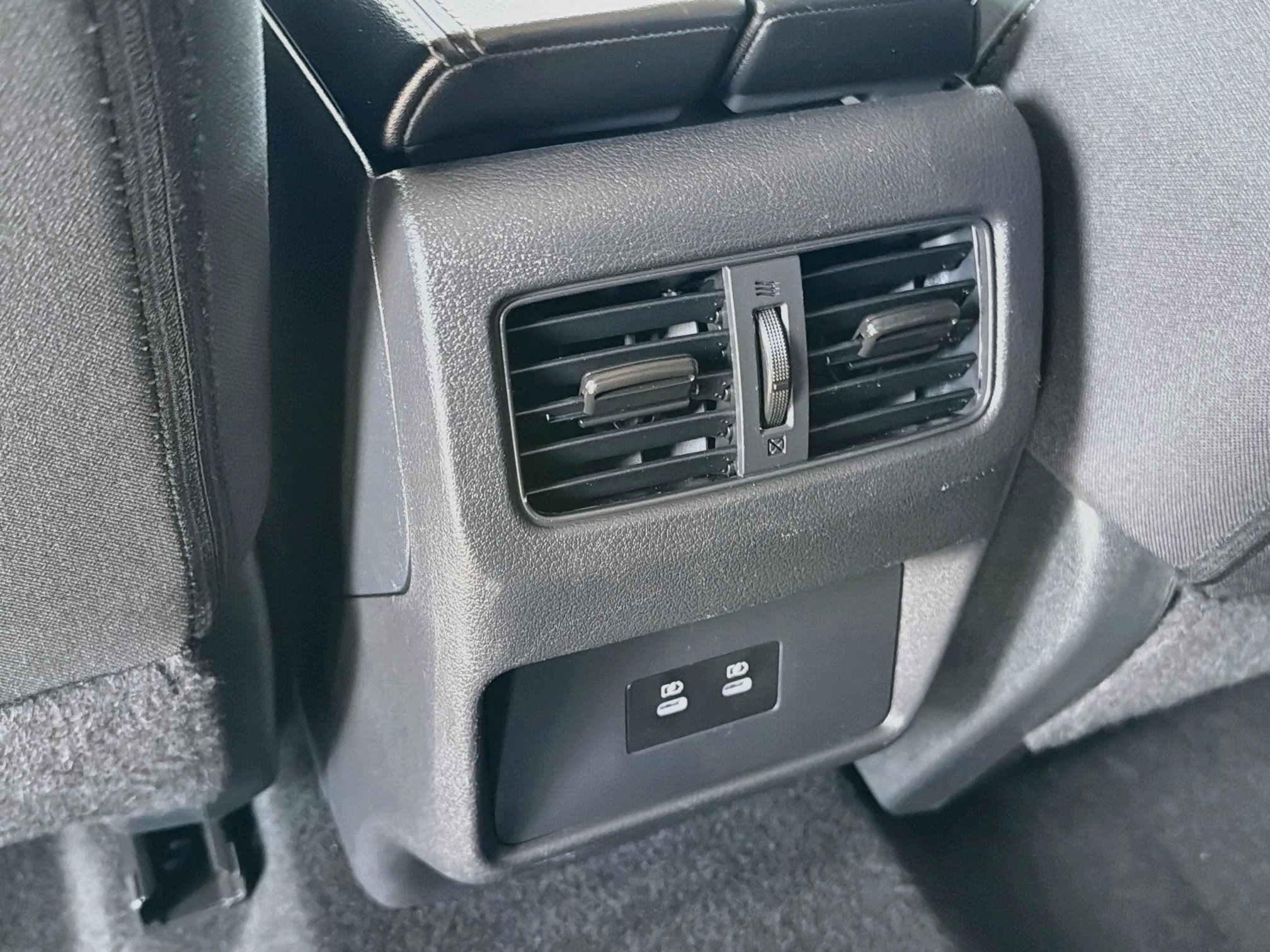 Used 2025 Nissan Rogue SV AWD/4WD image 26