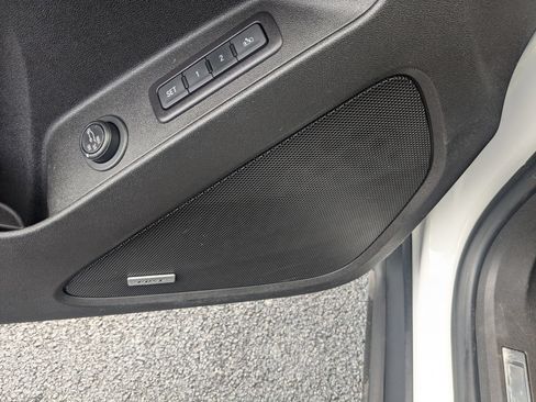 Used 2018 Chevrolet Equinox Premier FWD image 14