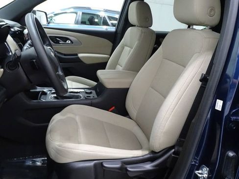 Used 2023 Chevrolet Traverse LS image 10