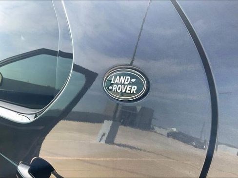 New 2026 Land Rover Discovery Limited Edition image 9