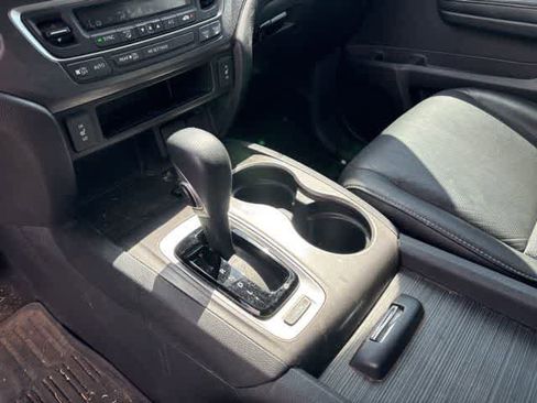 Used 2017 Honda Ridgeline RTL-T image 16