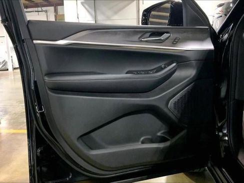 New 2025 Jeep Grand Cherokee Limited w/ Black Appearance Package image 45