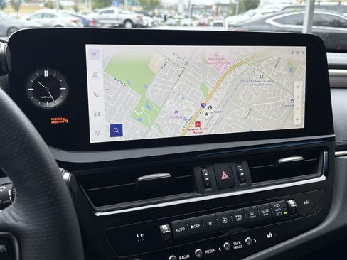 Certified 2025 Lexus ES 350 F Sport image 24