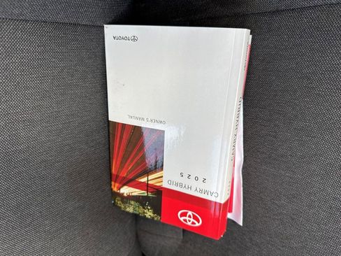 Used 2025 Toyota Camry LE image 22