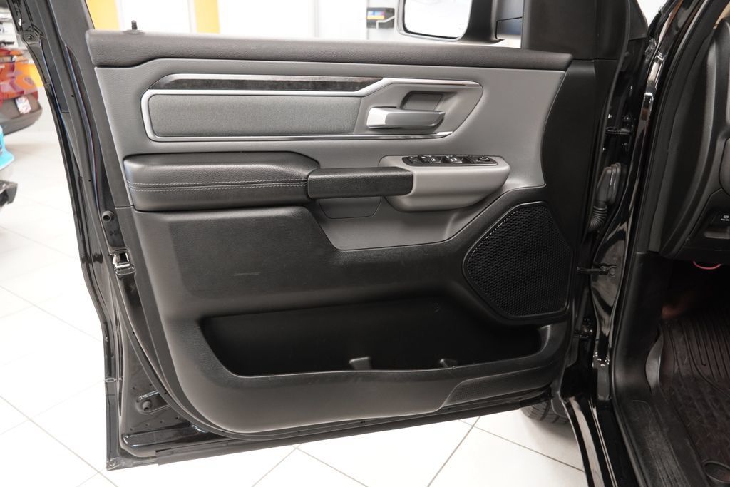 Used 2019 RAM 1500 Big Horn AWD/4WD image 16