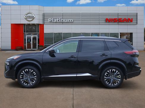 New 2026 Nissan Rogue Platinum image 3