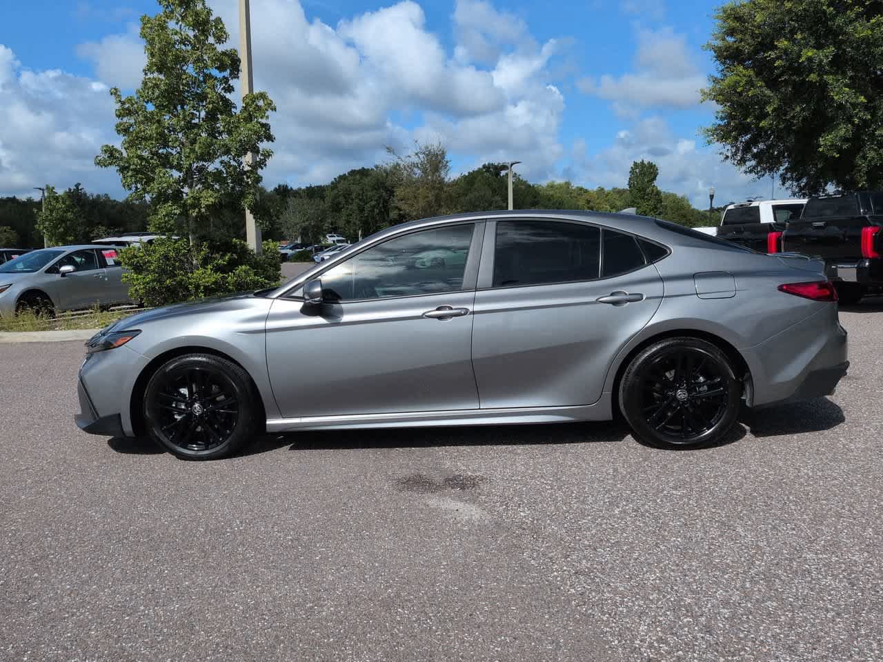 Used 2026 Toyota Camry SE FWD image 3