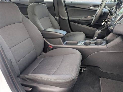 Used 2018 Chevrolet Cruze LT FWD image 21