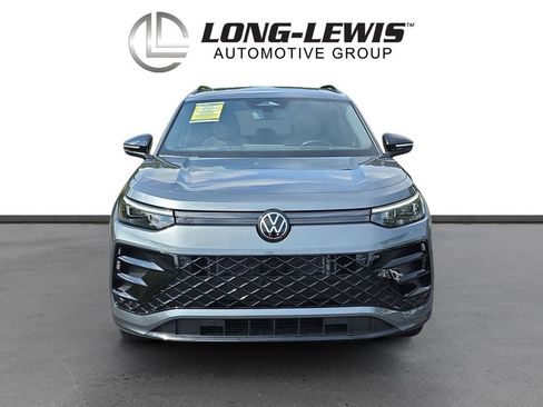 Certified 2026 Volkswagen Tiguan SE R-Line FWD image 11
