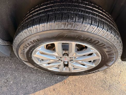 Used 2018 GMC Acadia SLE w/ Driver Alert Package I image 44