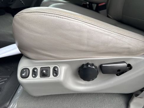 Used 2002 Ford F350 Lariat image 16