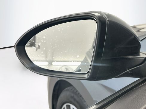 Used 2025 Volkswagen Jetta SE FWD image 16