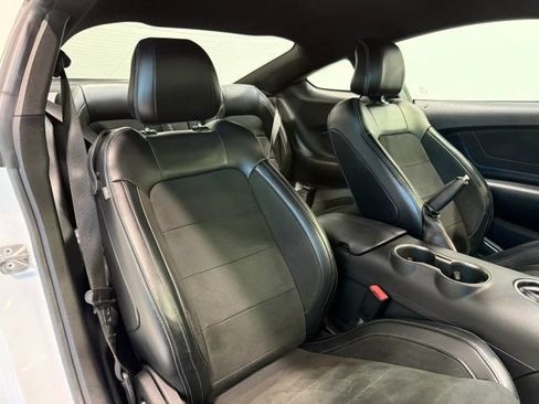 Used 2016 Ford Mustang Shelby GT350 w/ Technology Package RWD image 33