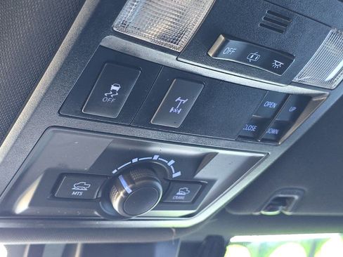 Used 2018 Toyota Tacoma TRD Off-Road image 22