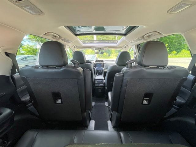 Used 2019 Subaru Ascent Limited w/ Popular Package #3 AWD/4WD image 8